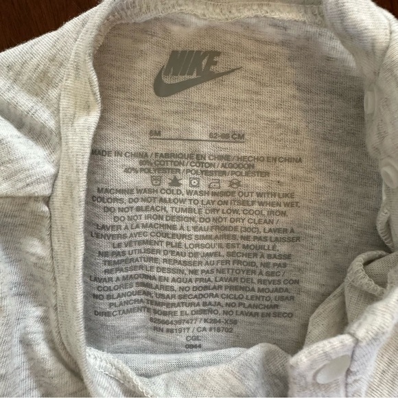 🌟3/$20🌟 Long Sleeve Nike baby Romper. Size 3M. - Picture 5 of 5
